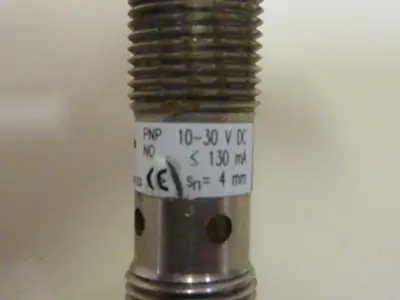 USED BALLUFF BES 516-325-G-E5-Y-S4