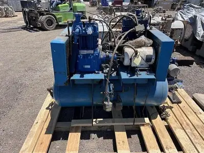 USED QUINCY 325L