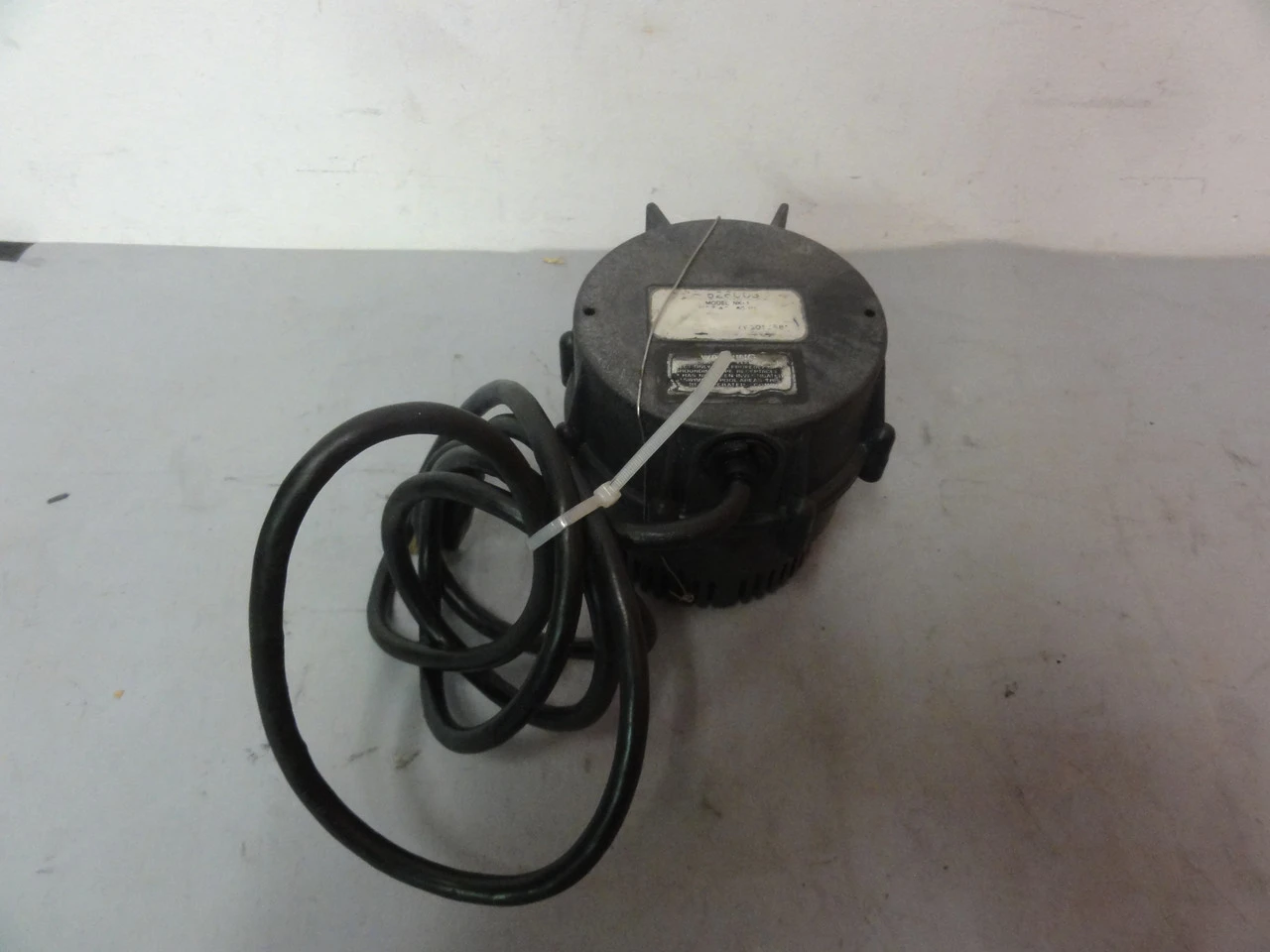 USED LITTLE GIANT NK-1