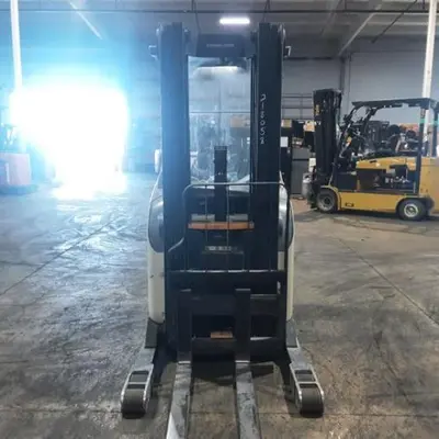 USED 2016 CROWN RR5725-45