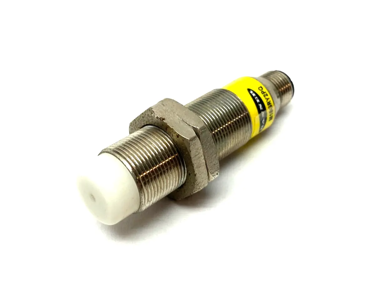 USED BANNER ENGINEERING EZ-LIGHT IN-LINE INDICATOR 18MM METAL HOUSING 3-COLOR