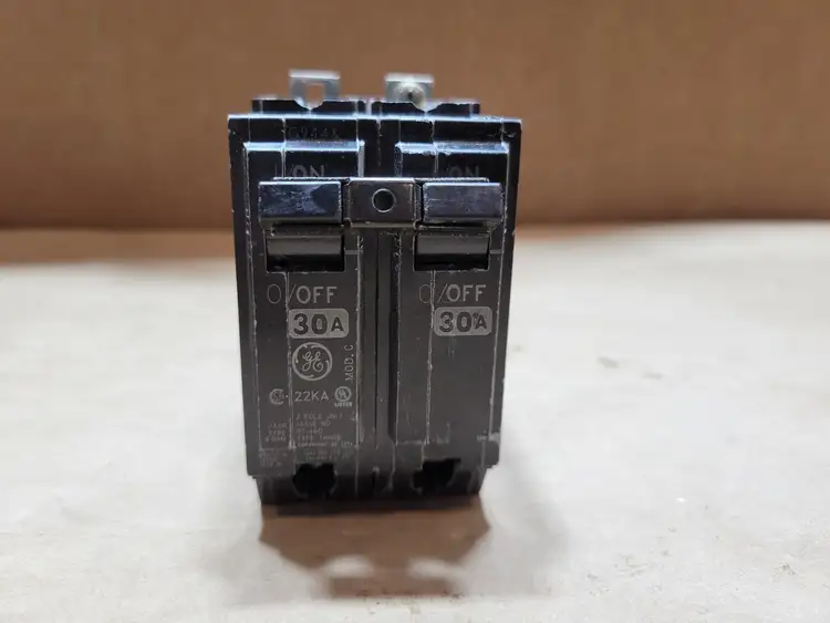 Used GENERAL ELECTRIC THHQB230 Switchgears British Columbia CA | Lenmark #1438603