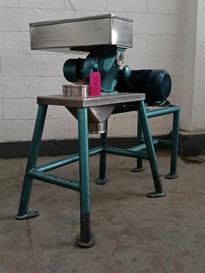 Pulvex model 200 carbon steel hammer mill