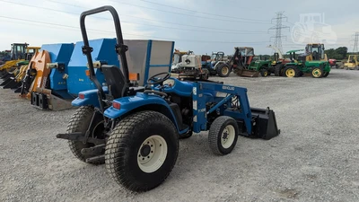 USED 1999 NEW HOLLAND TC33D