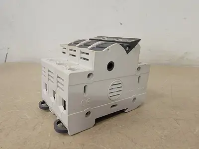 USED ALLEN-BRADLEY 1492-FB3C30