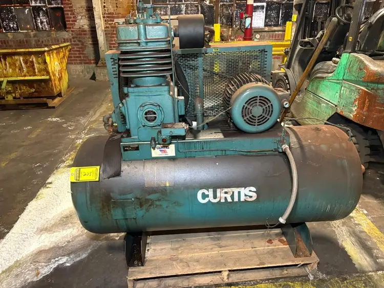 Used _UNKNOWN_ _UNKNOWN_ Tank Mounted Air Compressors Ohio US | Myron Bowling Auctioneers Inc #1504416