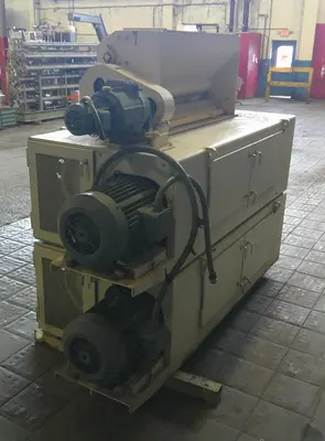 SPC9143  Mill 250mm dia. x 1240mm long Suehiro 4 roll mill 2 x 20 hp, CS
