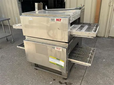 USED XLT INC. R3A-2336-C1057