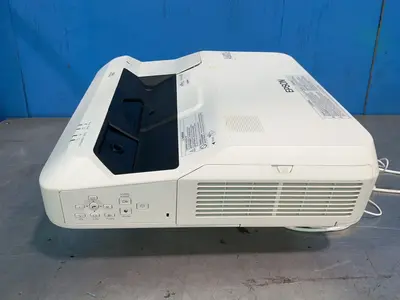 Used EPSON BRIGHTLINK PRO 1450UI Commercial Audio/Visual Equipment Ohio US | HGR 24 #1415129
