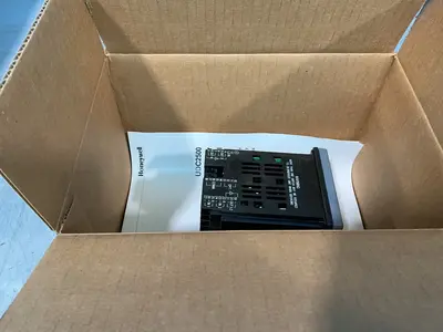 Used HONEYWELL DC2500CE000020000000E00 Temperature Controls Ohio US | HGR 24 #1545392