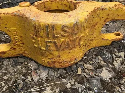 Used WILSON 5-3/4" CASING ELEVATOR Hoists (All Types) Pennsylvania US | East West Machinery & Drilling #1417273