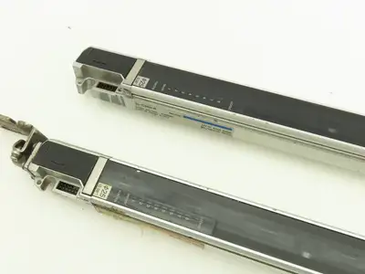 Keyence SL-C36H-R | SL-C36H-T Light Curtain Transmitter Receiver Set 700mm 24VDC