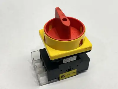 USED RS PRO PANEL MOUNT LOAD BREAK SWITCH 3-POLE 25A 750V