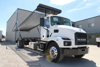 New | in-Stock 2027 MACK MD7 Rolloff Trucks Texas US | Roll Off Truck World #1491924