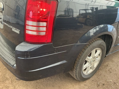 USED 2009 CHRYSLER TOWN AND COUNTRY