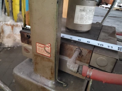 PHI 12.5" x 9.5" Hydraulic Press