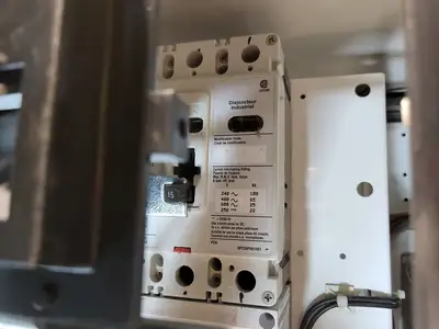 Used EATON SVX002A1-5A4N1 Switchgears British Columbia CA | Lenmark #240180