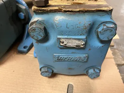 Used VICKERS 45V506-1C-20-283 Pumps | Surplus Asset Holdings #1206217