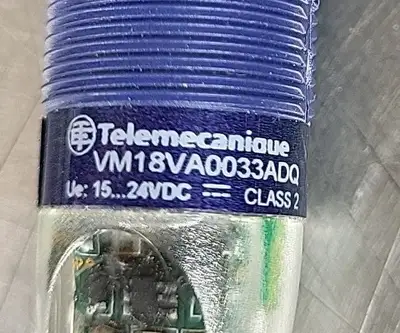 Telemecanique VM18VA0033ADQ Sensors Loc5E1/3