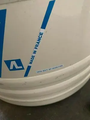 USED AIR LIQUIDE TR26 LIQUID NITROGEN DEWAR CONTAINER