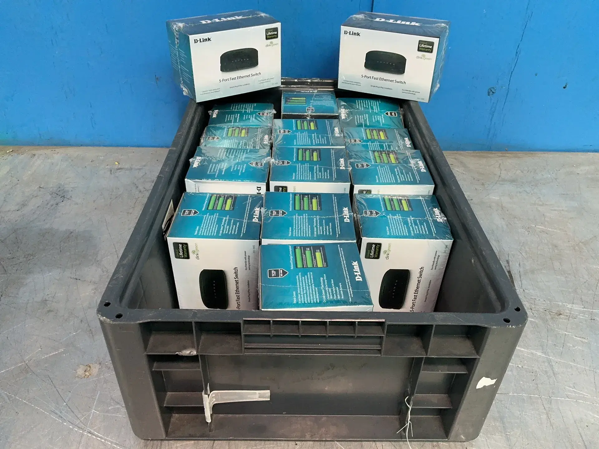 New | in-Stock DLINK DES1005E Network Switches Ohio US | HGR 24 #1406017