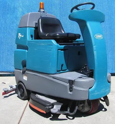 USED TENNANT T7