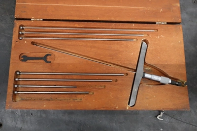 Used STARRETT DEPTH MICROMETER Lab Inspection Minnesota US | Machinesused.com #1506383