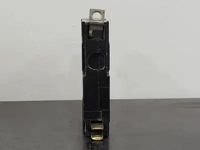 USED SQUARE D QOB120