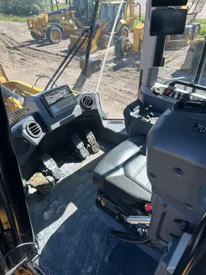 2024 CATERPILLAR 980 Wheel Loaders | JYC EQUIPMENT (5)