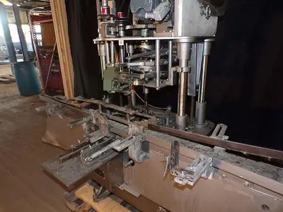 Resina Model S-30 Capper