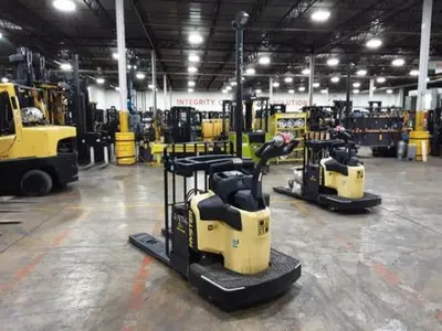 USED 2023 HYSTER B60ZAC2