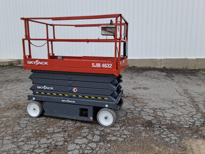 USED 2015 Skyjack SJ4632