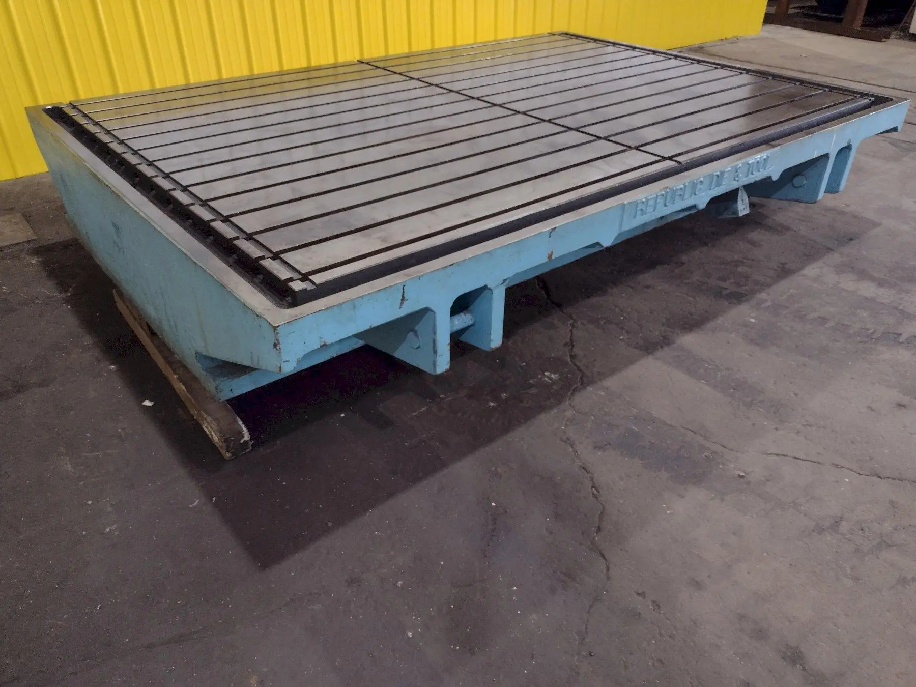 90'' X 130'' T SLOTTED LAYOUT TABLE / FLOOR PLATE: STOCK 17536