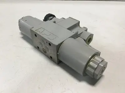 USED TOKIMEC DG4V-3-33C-M-AP7-H-7-52