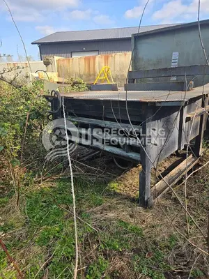 Used REACTION T200X CROSS CYLINDER STATIONARY COMPACTOR WITH RECIEVER BOX Misc Recycling British Columbia CA | US Recycling Equipment #1281326