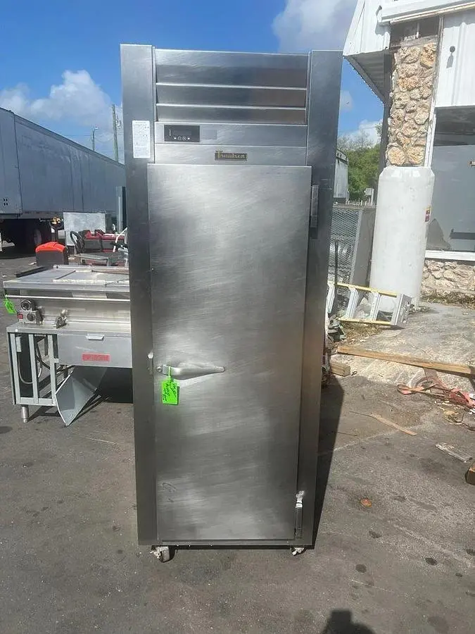 Traulsen RHF132W-FHS Full Height Insulated Mobile Heated Cabinet w/ (3) Pan Capacity, 208v/1phTraulsen RHF132W-FHS Full Height Insulated Mobile Heated Cabinet w/ (3) Pan Capacity, 208v/1ph