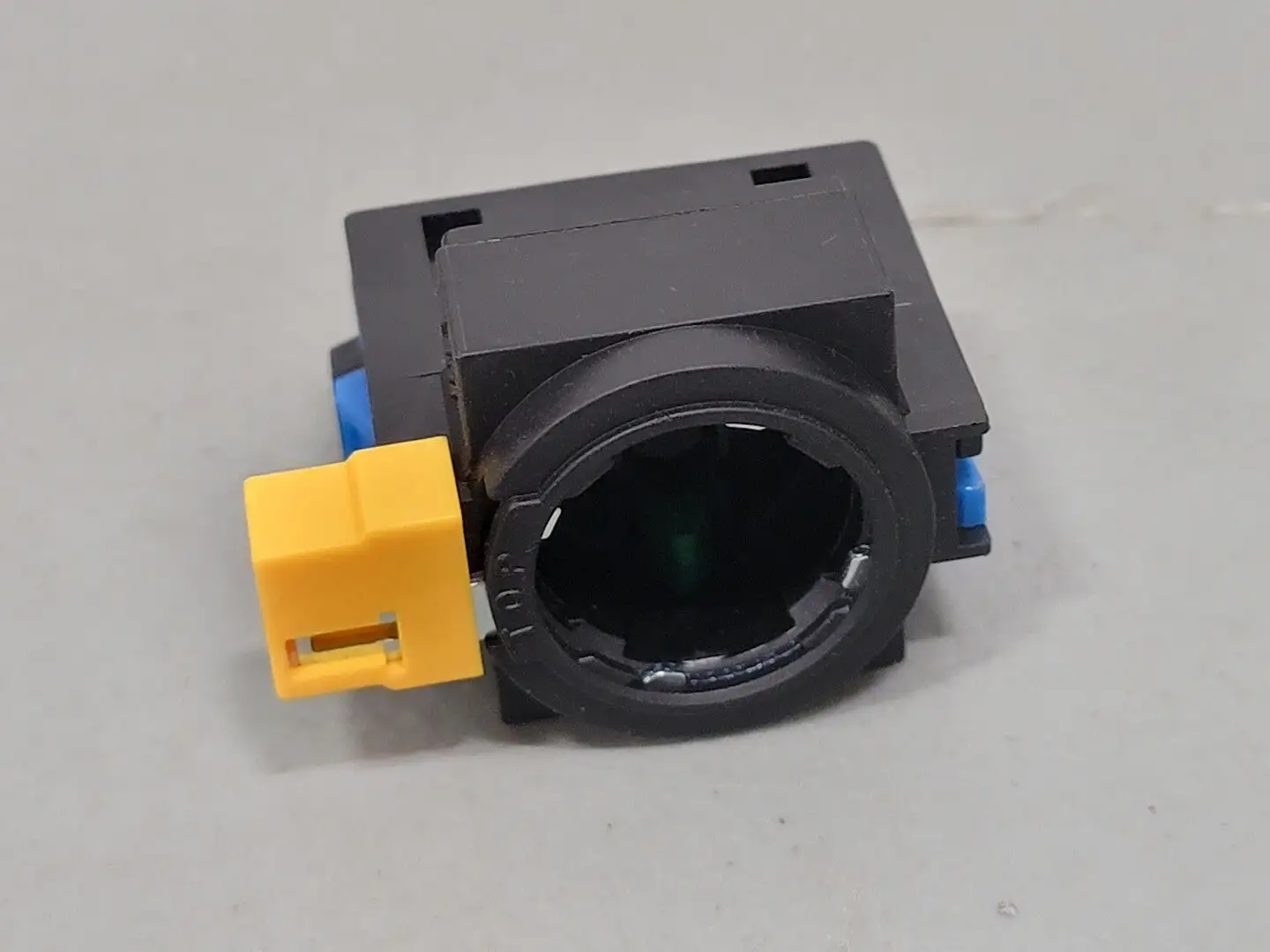 NEW IDEC HW1B-M110-S