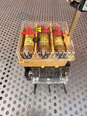 Used ALLEN BRADLEY 194R-NJ030P3 3-POLE, 30 AMP FUSED ROTARY DISCONNECT SWITCH Electronics & Components California US | Equipment Lab #1566566