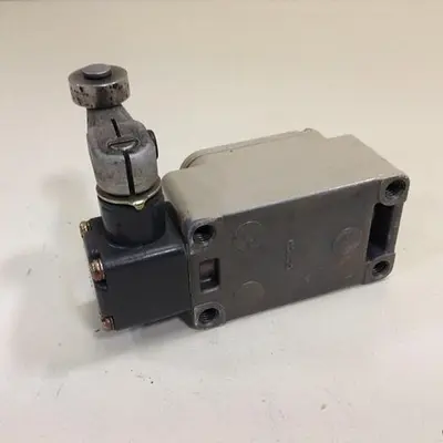 USED OMRON WLCA2-2