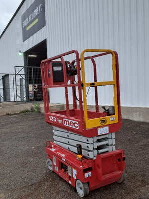 USED 2023 MEC 1330SE
