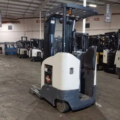 USED 2016 CROWN RR5725-45