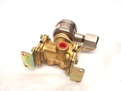 New | in-Stock ASCO 3-WAY 250/ DC SOLENOID VALVE 17.4W 3/8 Pipe Solenoid Valves Michigan US | Maverick Industrial Sales #1441631