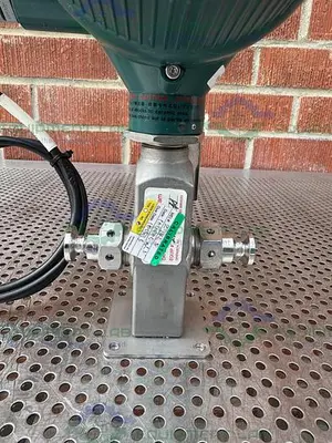 USED YOKOGAWA ADMAG AXF 010C MAGNETIC FLOWMETER W/ 1/2" SANITARY FITTING