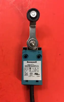 Honeywell NGCPB10AX07A1A Side Lever Limit Switch 1 NO 1 NC 10 Amp 6A