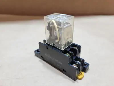 10A 24V/240V Relay w/ 15A 240V Socket