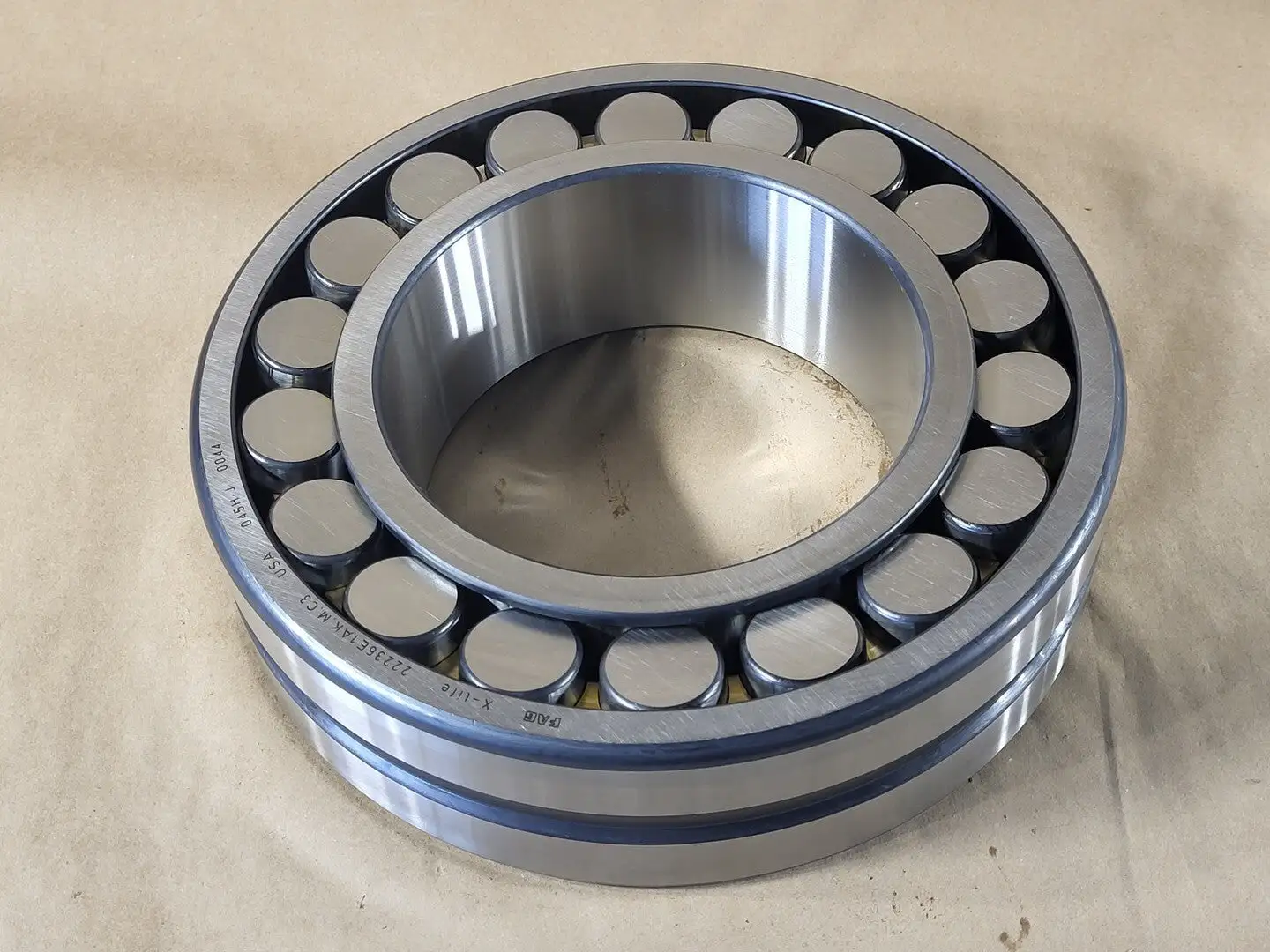 Spherical Roller Bearing 180mm ID x 320mm OD x 86 mm W, 22236E1AKMC3