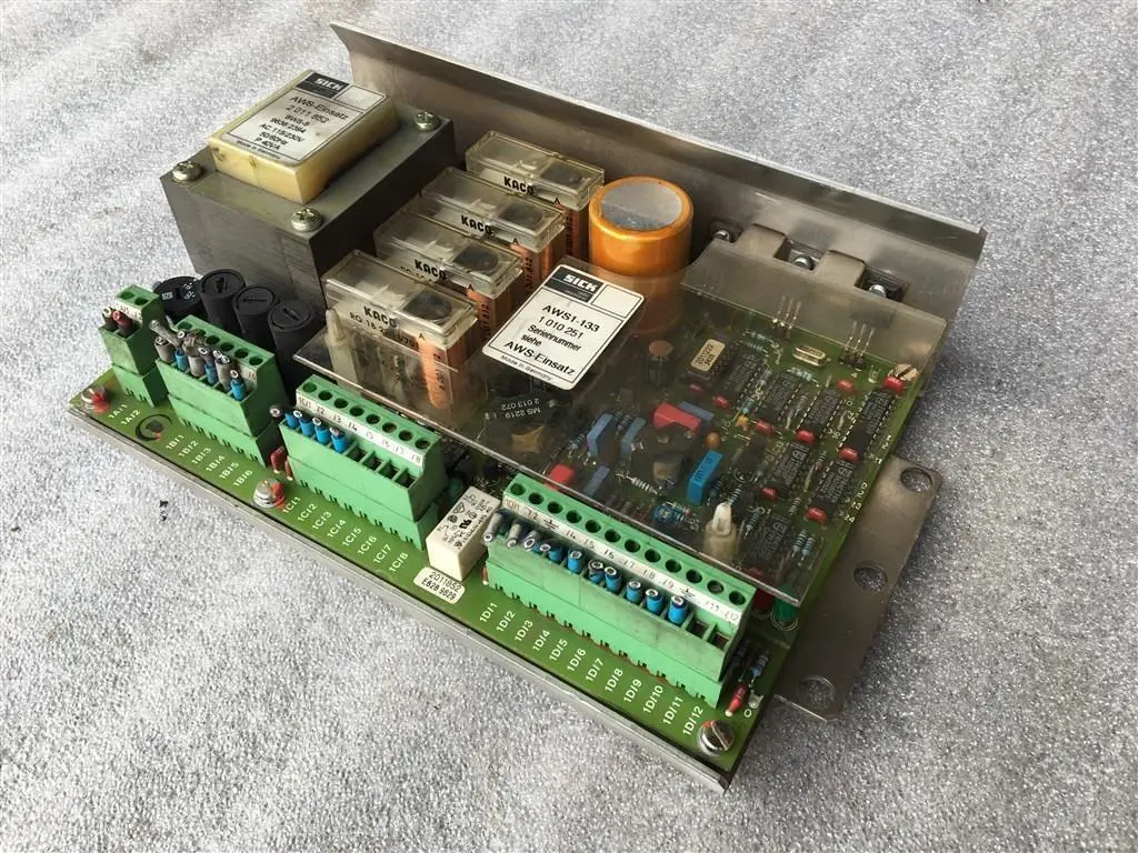 USED SICK OPTIC ELECTRONIC AWS1-133 POWER SUPPLY 115/230VAC