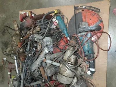 PALLET OF ASSORTED TOOLS