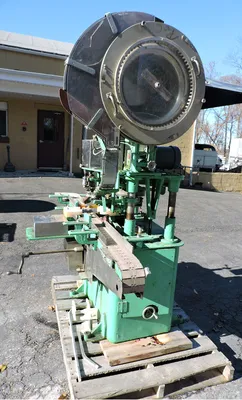USED RESINA SINGLE CHUCK AUTO CAPPER S-30