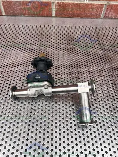 Used ITT PURE FLO 1-316L-SFV5-CWP150 3 -WAY DIAPHRAGM VALVE W/  1"  SANITARY FITTING Valves/Fittings California US | Equipment Lab #485559